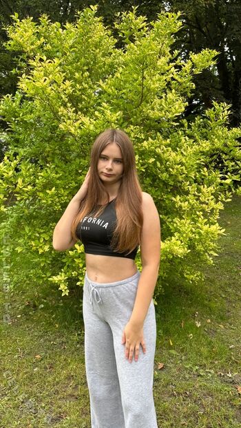 Angelina_Dehlow