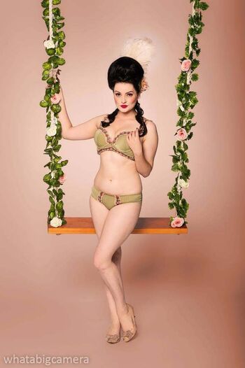 Eva Devore