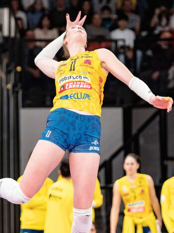 Isabelle Bella Haak