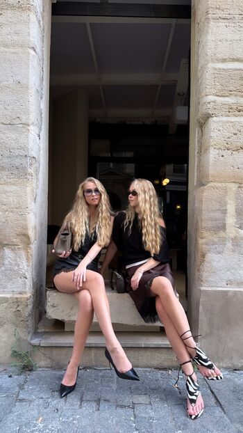 Izaandelle Iza And Elle