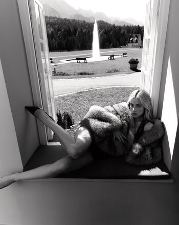 Lili Reinhart