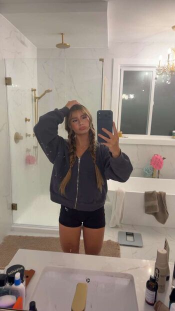 Mikayla Campinos