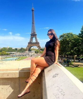 Nadine.w.Elias