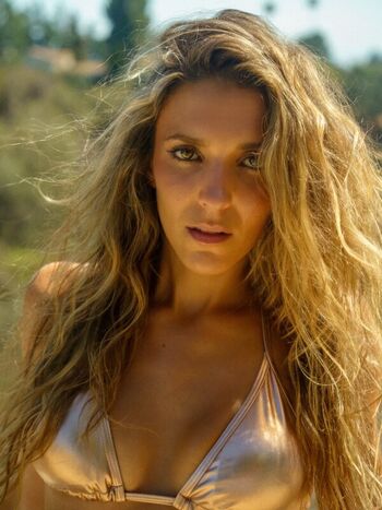 Roxy Striar
