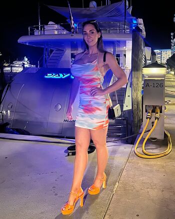 thealessia_model11b