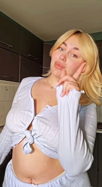 Full leaked Cfsheli/ private onlyfans photo